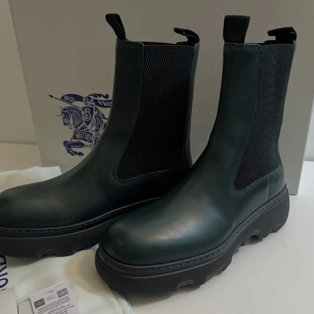 New-BURBERRY LEATHER CREEPER CHELSEA BOOTS IN DARK GREEN - Picture 3 of 16